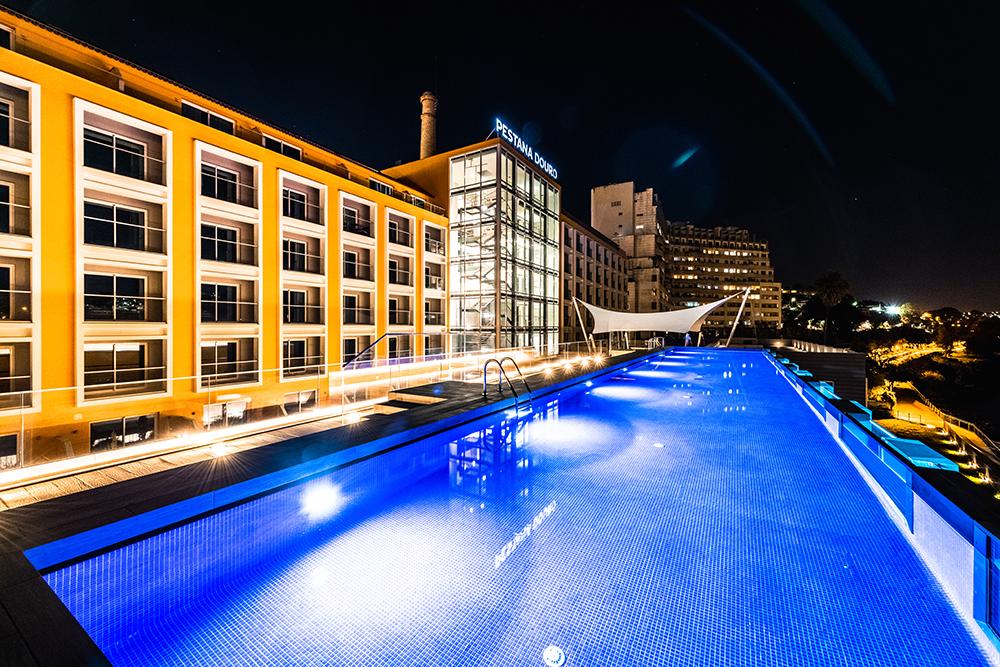 Pestana Douro Riverside - Preferred Hotels & Resorts, Lifestyle Valbom  ภายนอก รูปภาพ The hotel's rooftop pool
