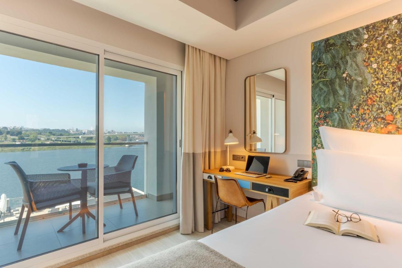 Pestana Douro Riverside - Preferred Hotels & Resorts, Lifestyle Valbom  ภายนอก รูปภาพ A room at the hotel