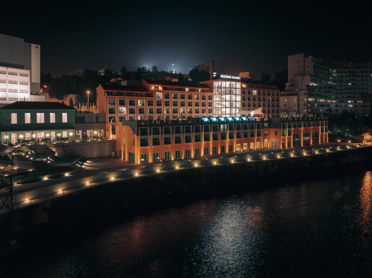 Pestana Douro Riverside - Preferred Hotels & Resorts, Lifestyle Valbom  ภายนอก รูปภาพ The hotel at night