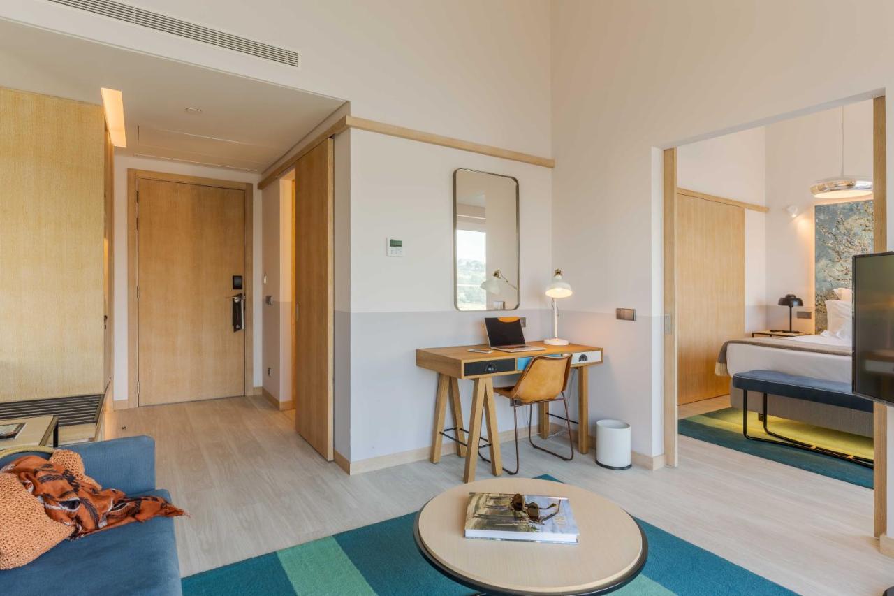 Pestana Douro Riverside - Preferred Hotels & Resorts, Lifestyle Valbom  ภายนอก รูปภาพ A room at the hotel