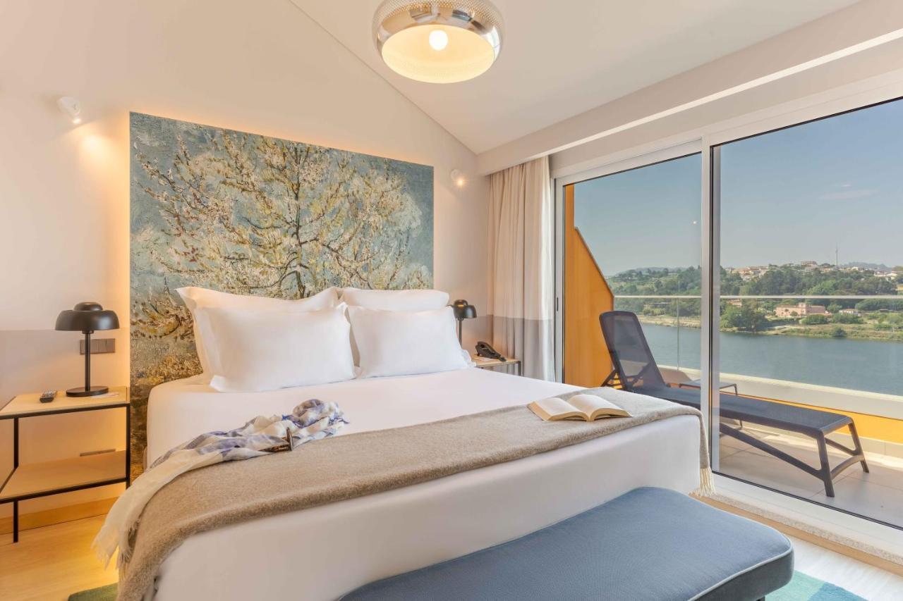 Pestana Douro Riverside - Preferred Hotels & Resorts, Lifestyle Valbom  ภายนอก รูปภาพ A bedroom in the hotel
